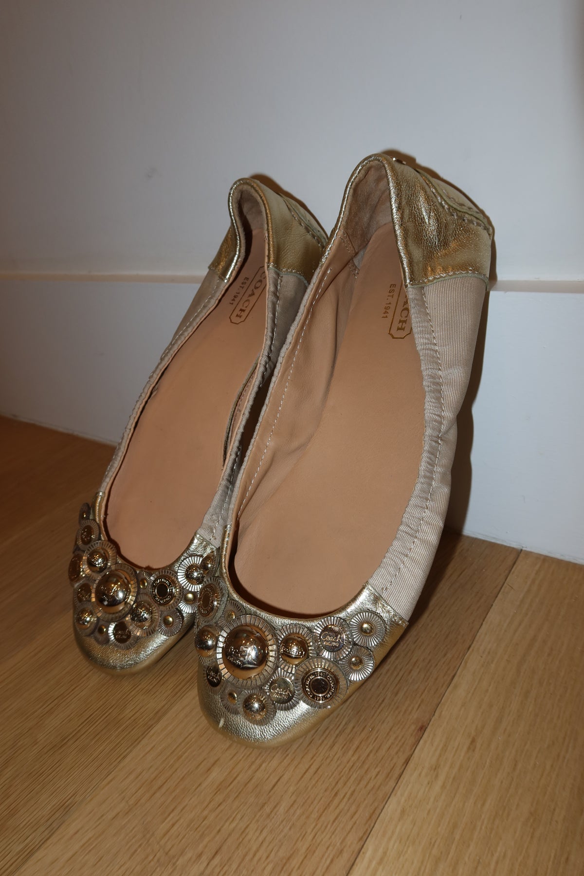 Vintage Coach Venus Embellished Ballet Flats - US 7.5