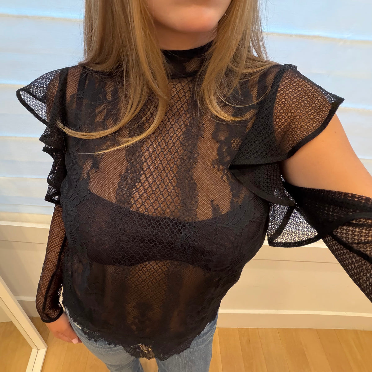 Vintage BCBG Lace Long Sleeve - US XS/S